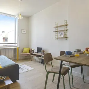 Charming 1br Flat With Sea View At The Heart Of - Welkeys Appartement